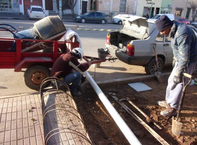 Diario Uno Arrecifes Reparaciones En La Vereda Del Gabriela Mistral