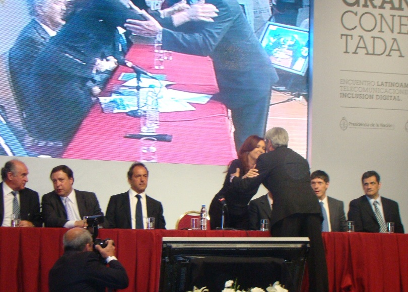 Saludo de la Presidenta a la madre del intendente de Arrecifes