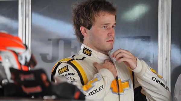 Agustín tuvo que abandonar en el callejero porteño