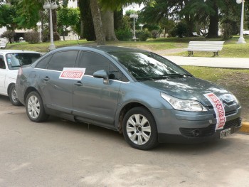 Detienen a cuatro colombianos por intento de robo