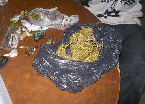 Secuestran marihuana y una moto robada