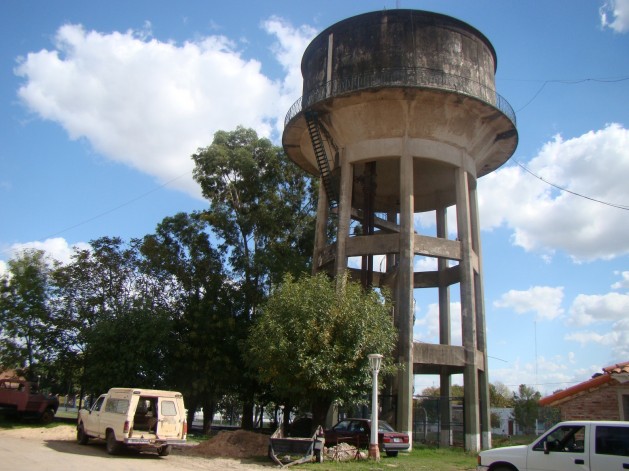 Se está limpiando el tanque de Obras Sanitarias