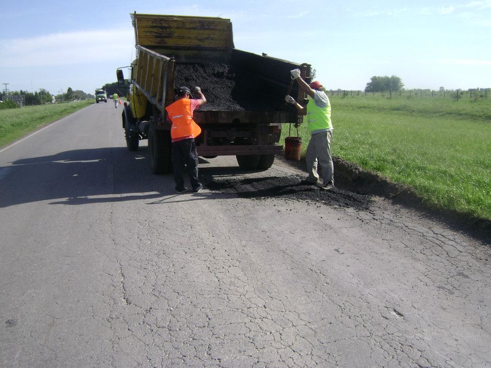 Continúan los arreglos en la ruta 51