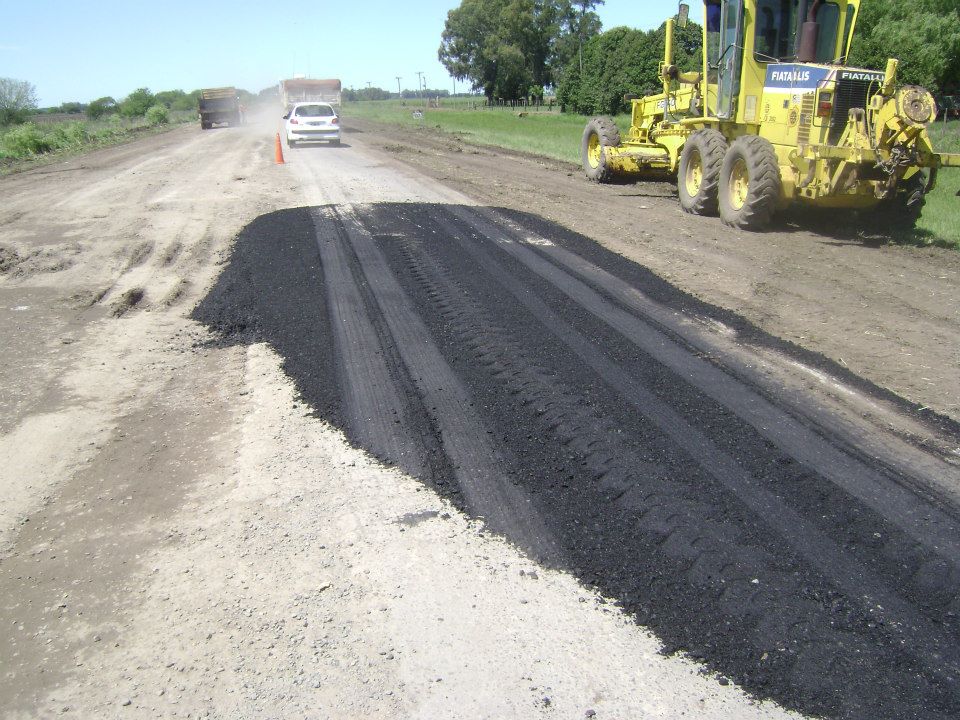 Reanudaron el bacheo en la ruta 51