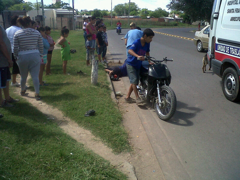 Accidente en Avenida Perón y Gerardo Risso