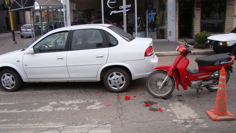 Accidente de tránsito en Avenida Merlassino y Lamadrid