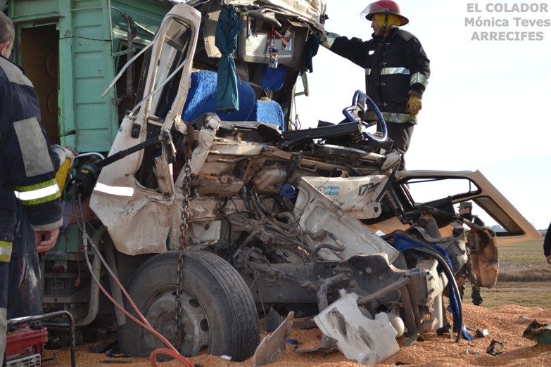 Un muerto en choque entre dos camiones en ruta 8