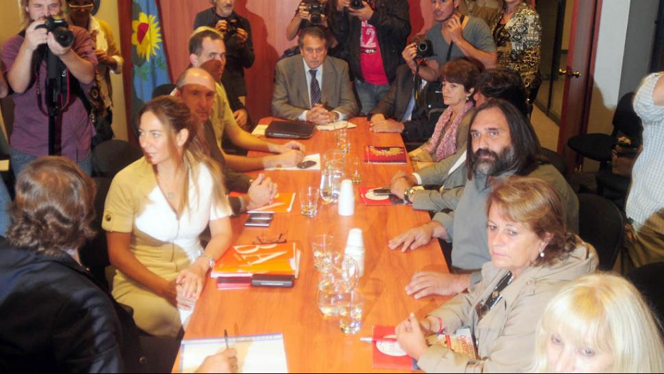 Fracasó una nueva reunión entre docentes y Gobierno bonaerense: sigue el paro