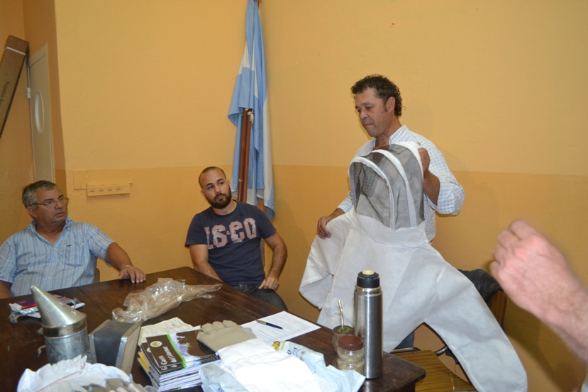 Comenzaron los cursos gratuitos de la Cooperativa de Apicultores