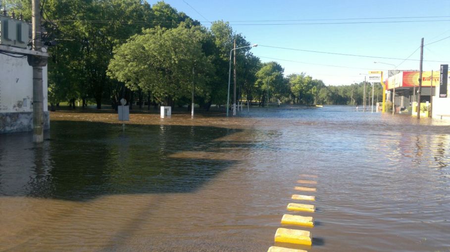 El río Arrecifes comenzó a bajar lentamente