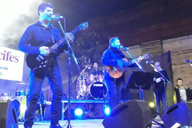 Fiesta de folclore popular en el cumpleaños de Fejumas