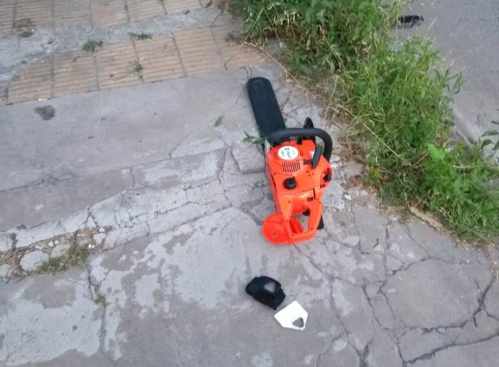 “Los chorros ya están afuera y la motosierra me la devuelven el martes”