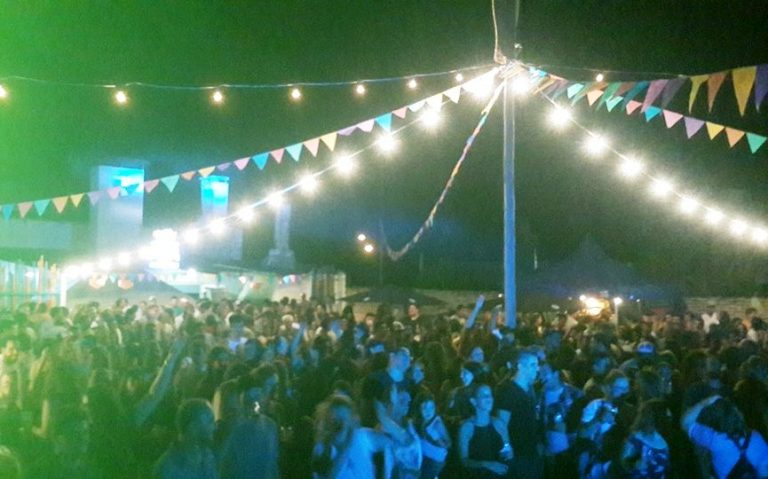 VIÑA REUNIÓ A MIL PERSONAS EN SU CASA