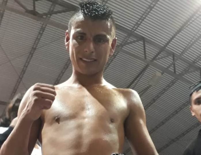 El Tucumanito Díaz ganó ante su gente