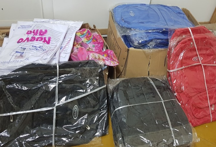 El sindicato de obreros de estaciones de servicio entregó ayuda escolar a un centenar de alumnos