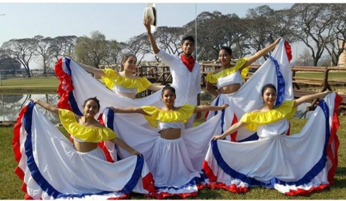 Danzas ecuatorianas en el Centro Cultural