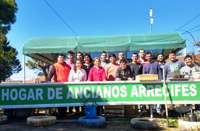 Alumnos del Programa de Oficios de EDEN trabajaron a beneficio del Hogar de Ancianos