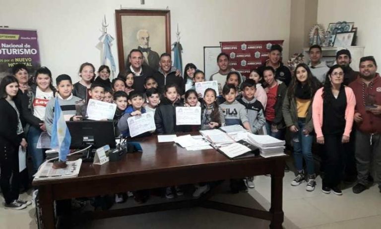 Olaeta recibió a la Escuela Municipal de Danzas