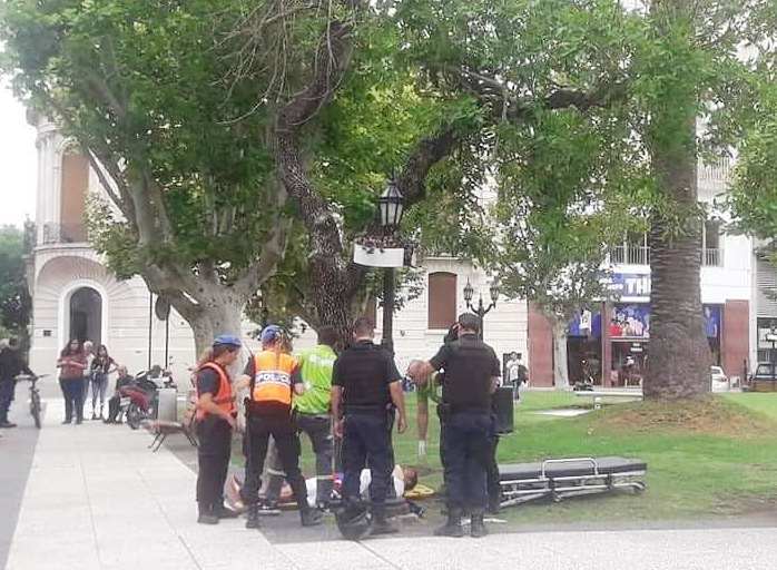 Intento de suicidio en una plaza de Pergamino