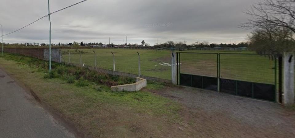 Roban alambrado olímpico en la cancha de Brown