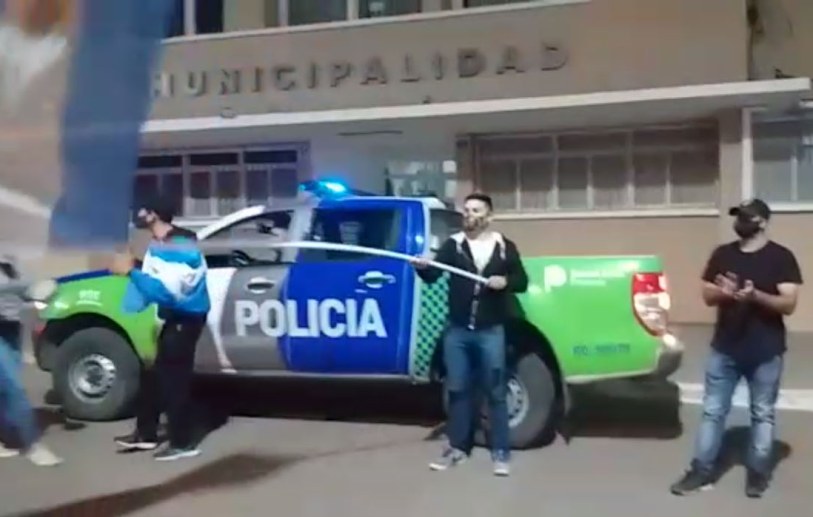 POLICÍAS VOLVIERON A MARCHAR TAMBIÉN EN ARRECIFES