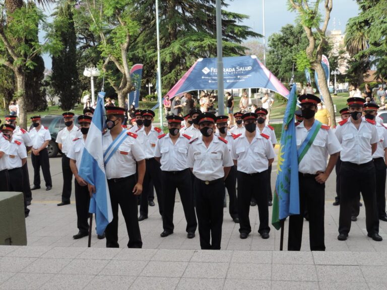 LOS BOMBEROS DE ARRECIFES CELEBRARON SUS 70 AÑOS