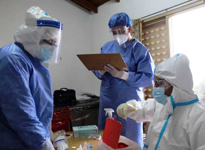 Covid: día de baja de contagios y de internaciones