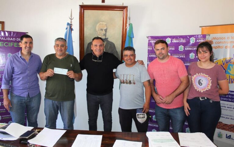 Entrega de subsidio al club River Plate