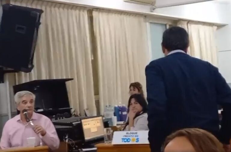 BRAÑA SE RETIRÓ DE LA SESIÓN CUANDO BOLINAGA LE DIJO QUE PIDIÓ COIMAS