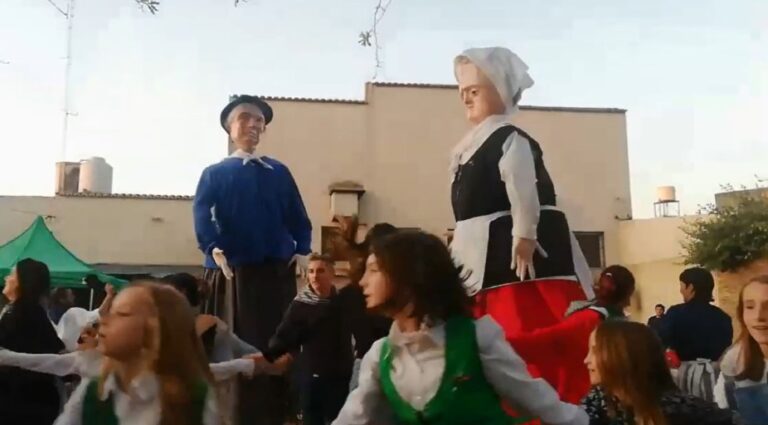 LOS VASCOS CELEBRARON SUS 100 AÑOS EN ARRECIFES