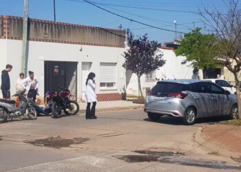 Choque en barrio Las Flores
