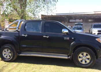 Secuestran una Toyota Hilux