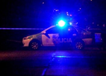 Llegó a su casa y lo estaban esperando para pegarle