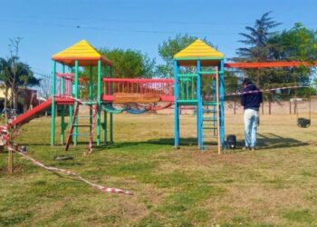 Instalaron un juego para niños en la plaza de Fonavi