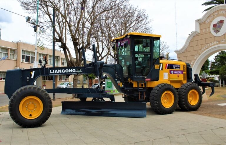 La Municipalidad adquirió una nueva motoniveladora