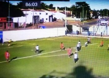 Villa explotó contra el gol anulado