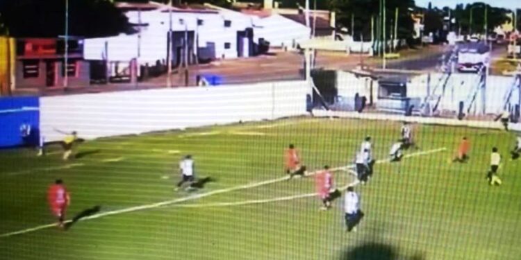 Villa explotó contra el gol anulado