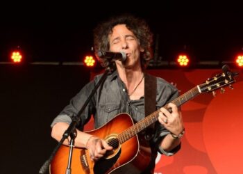 Calamaro, Julia Ferrón y La 2001, lujos de la Fiesta del Automovilismo