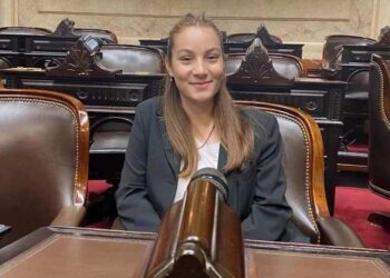 LA HONORABLE CANDELARIA