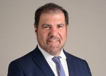 Claudio Zuchovicki diserta en Arrecifes: “Si te morís y te sobra dinero, hiciste mal las cuentas”