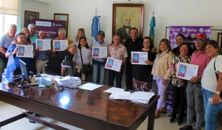 Reconocimiento a empleados municipales jubilados y fallecidos