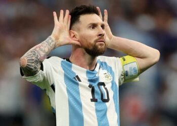 “¡Qué mirá’ bobo! ¡Andá, andá pá’yá, bobo!”