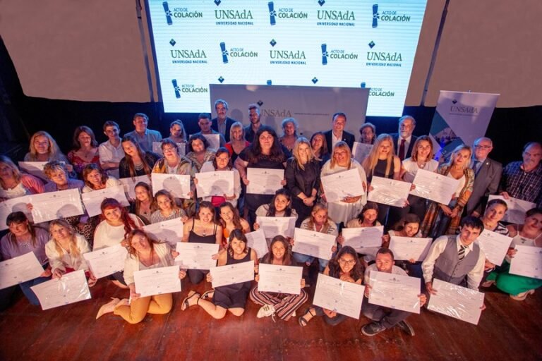 La UNSAdA entregó 52 nuevos diplomas a estudiantes de toda la región