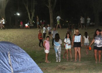 Campamento y fogón en la Colonia de Vacaciones