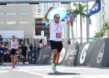 Arrecifeño con la bandera argentina campeón en Estados Unidos