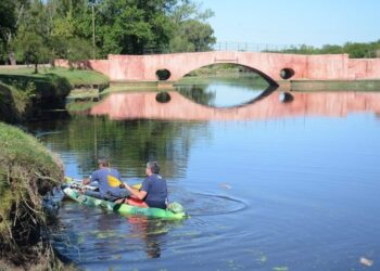 Prohíben bañarse en el río Areco por la presencia de cianobacterias