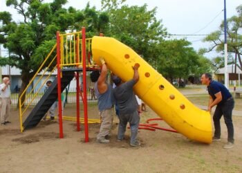 Nuevos juegos para la plaza de Villa Sanguinetti