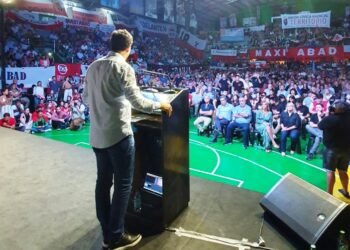 Olaeta, en Mar del Plata, en apoyo a la candidatura del radical Abad