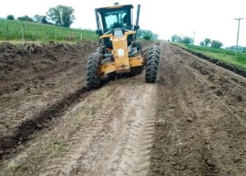Mantenimiento de camino a Pérez Millán