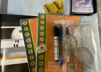 El PRO entrega útiles escolares
